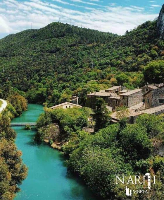 Fresco E Colorato Appartamentino In Narni Scalo Ngoại thất bức ảnh